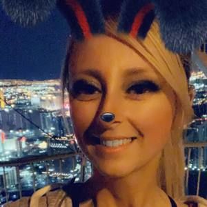 Meet your Posher, Crystal